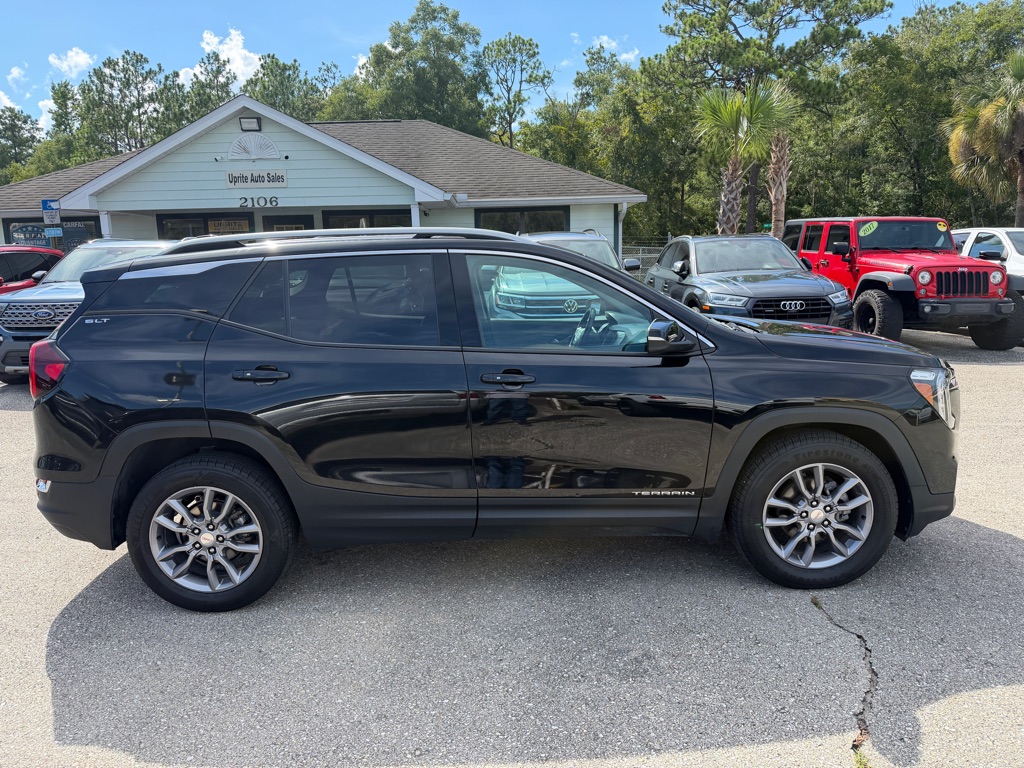Photo 4 of this GMC TERRAIN