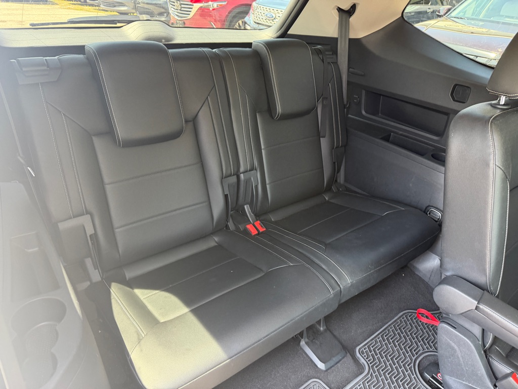 Photo 12 of this VOLKSWAGEN ATLAS