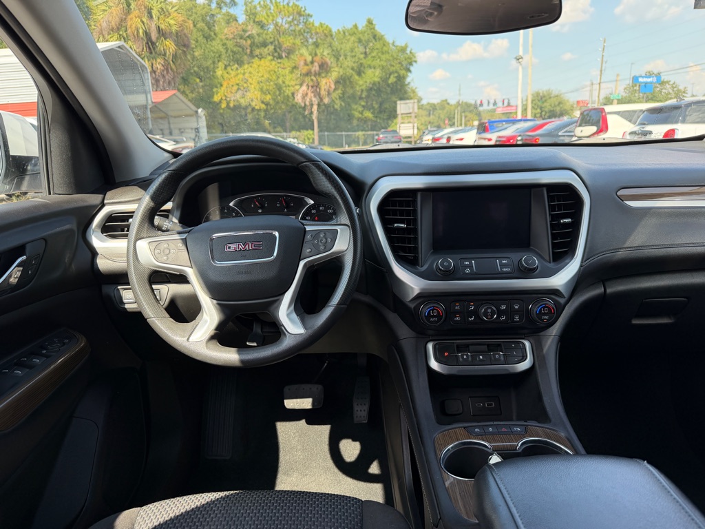 Photo 37 of this VOLKSWAGEN ATLAS
