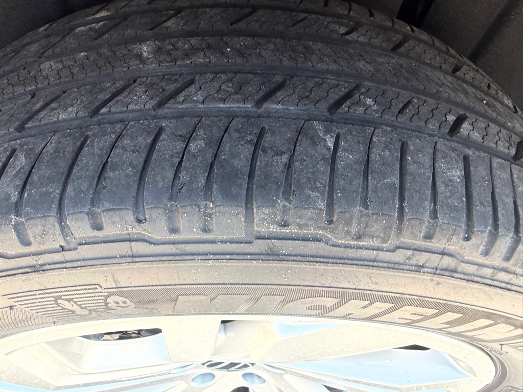 Photo 22 of this VOLKSWAGEN ATLAS