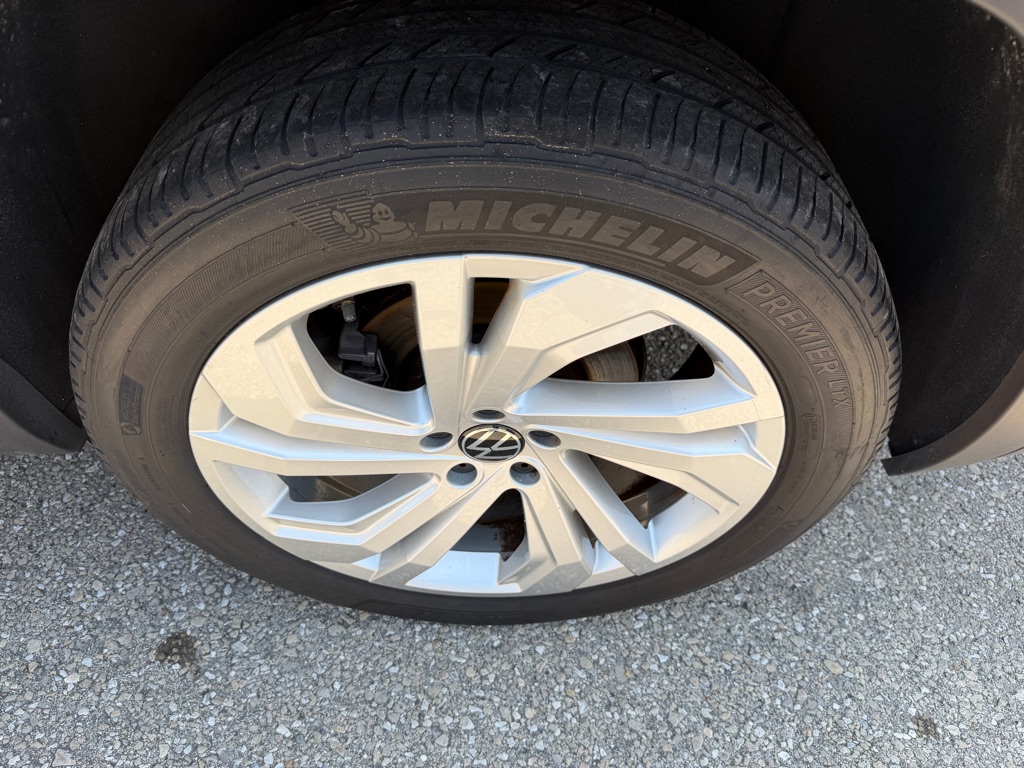 Photo 21 of this VOLKSWAGEN ATLAS