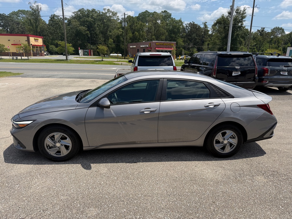 Photo 8 of this HYUNDAI ELANTRA