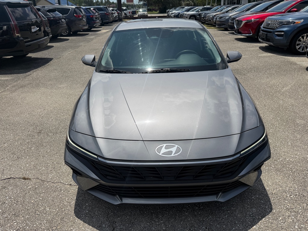 Photo 2 of this HYUNDAI ELANTRA
