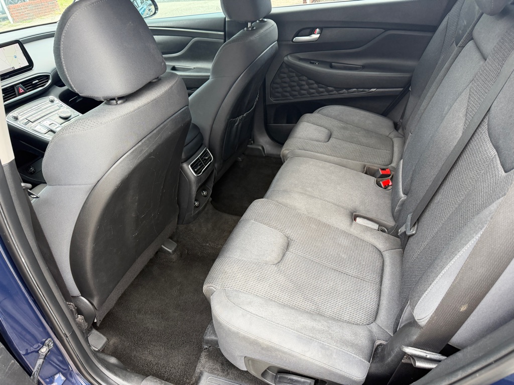 Photo 12 of this HYUNDAI SANTA FE