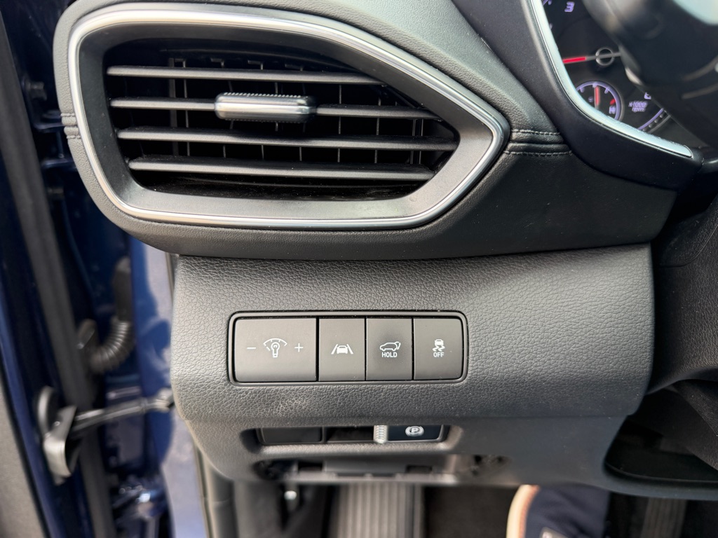 Photo 16 of this HYUNDAI SANTA FE