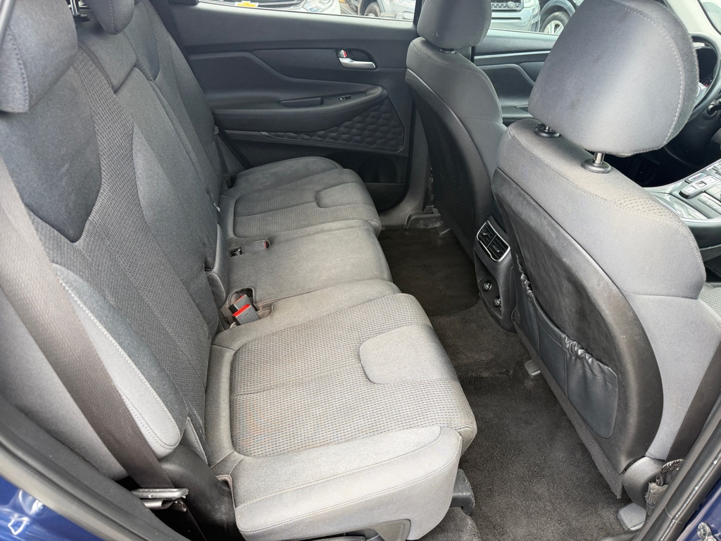 Photo 11 of this HYUNDAI SANTA FE