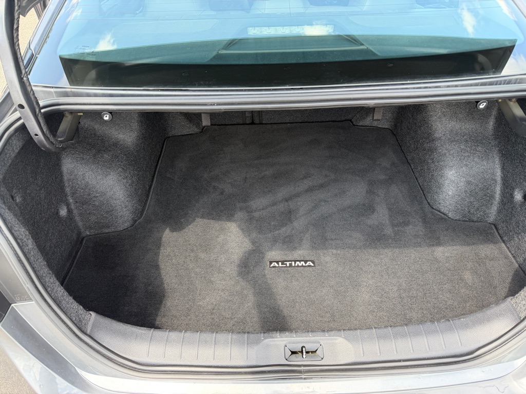 Photo 18 of this NISSAN ALTIMA