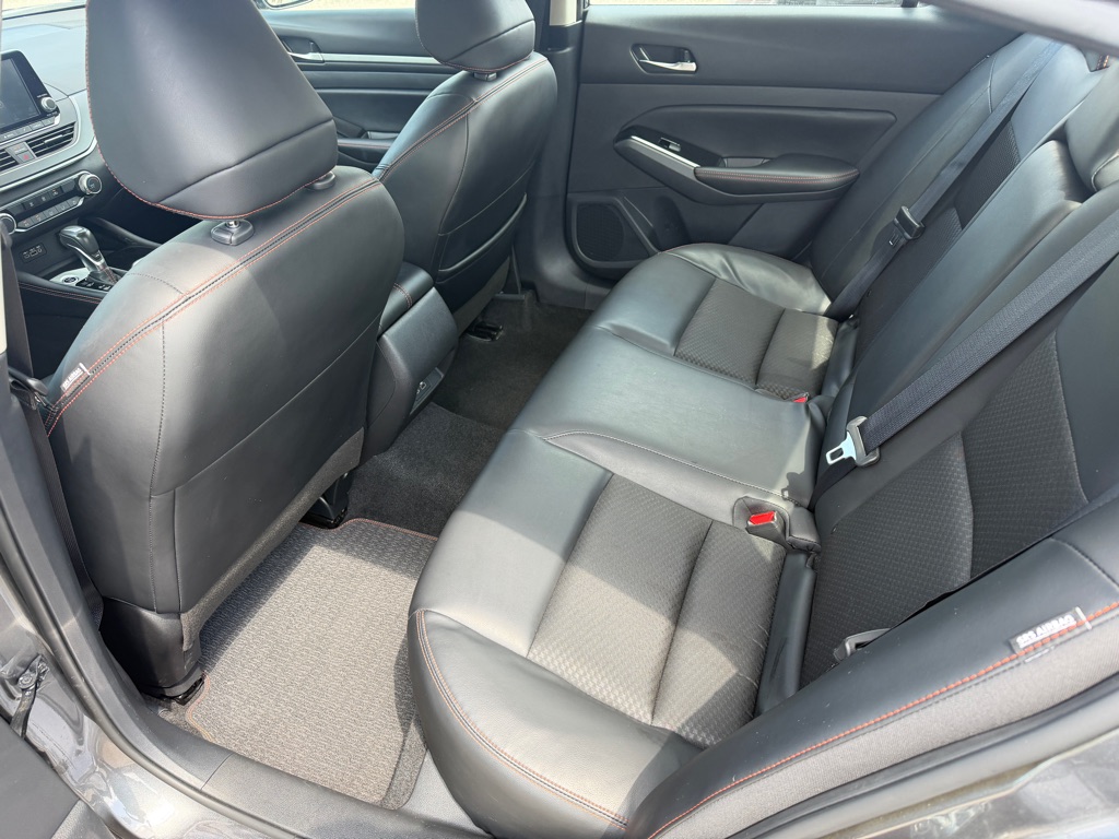 Photo 12 of this NISSAN ALTIMA
