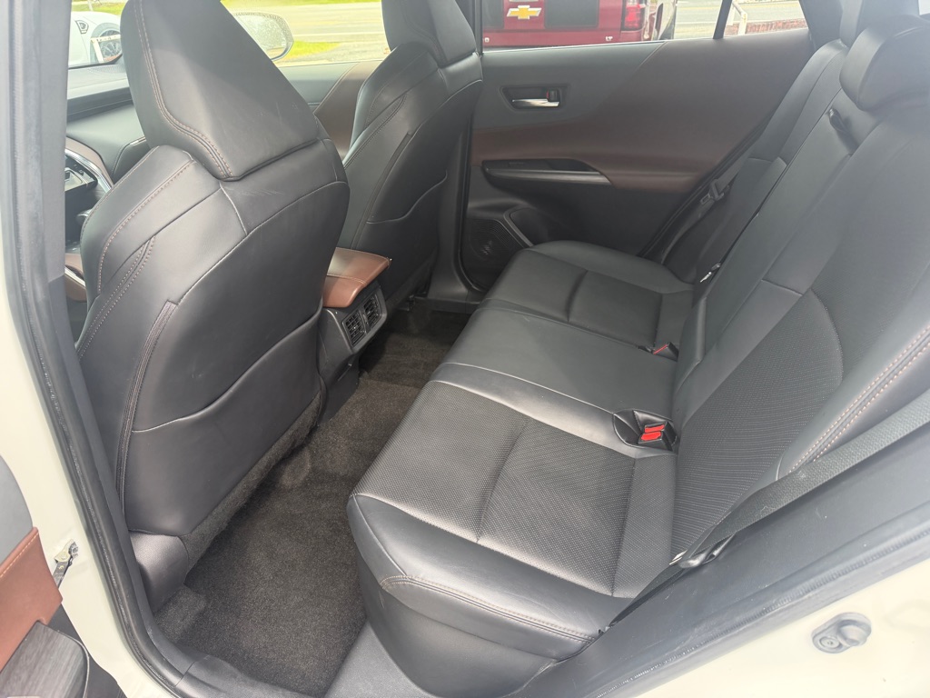 Photo 12 of this TOYOTA VENZA