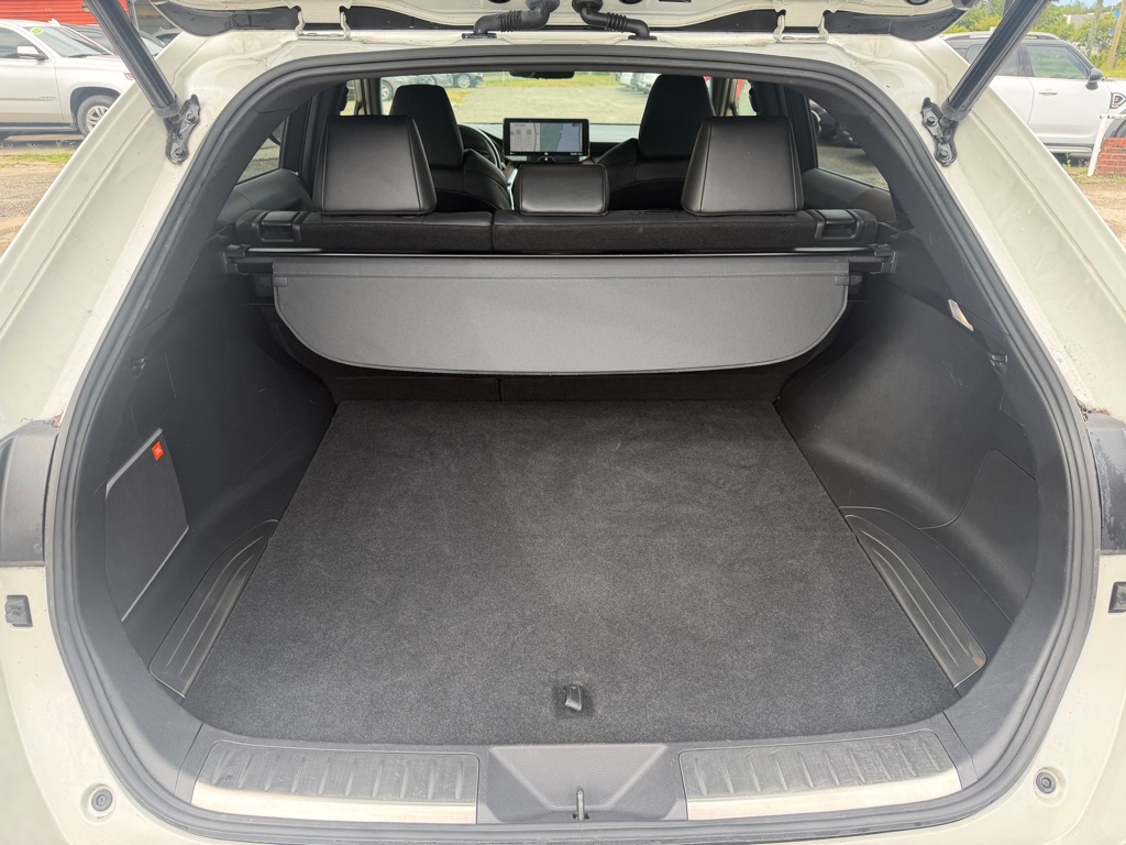 Photo 18 of this TOYOTA VENZA