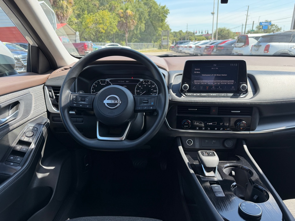 Photo 13 of this NISSAN ROGUE
