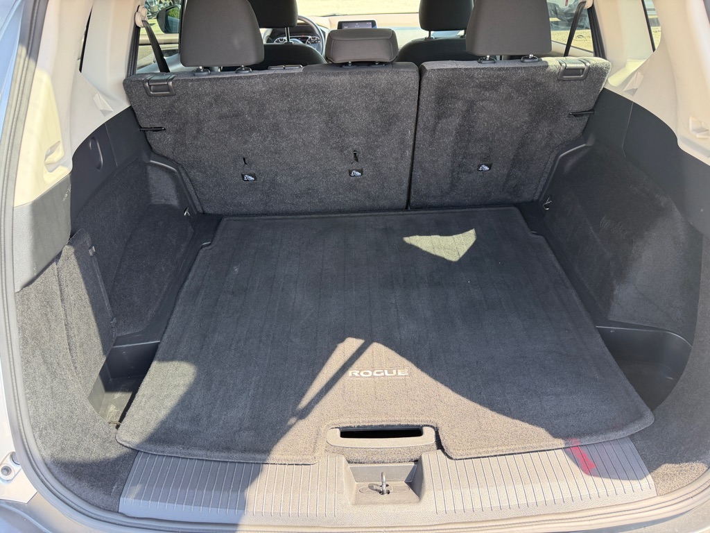 Photo 20 of this NISSAN ROGUE