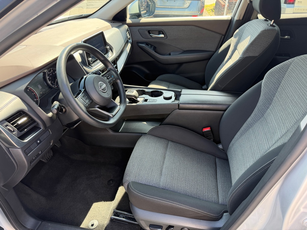 Photo 9 of this NISSAN ROGUE