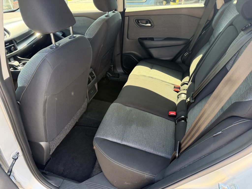 Photo 12 of this NISSAN ROGUE