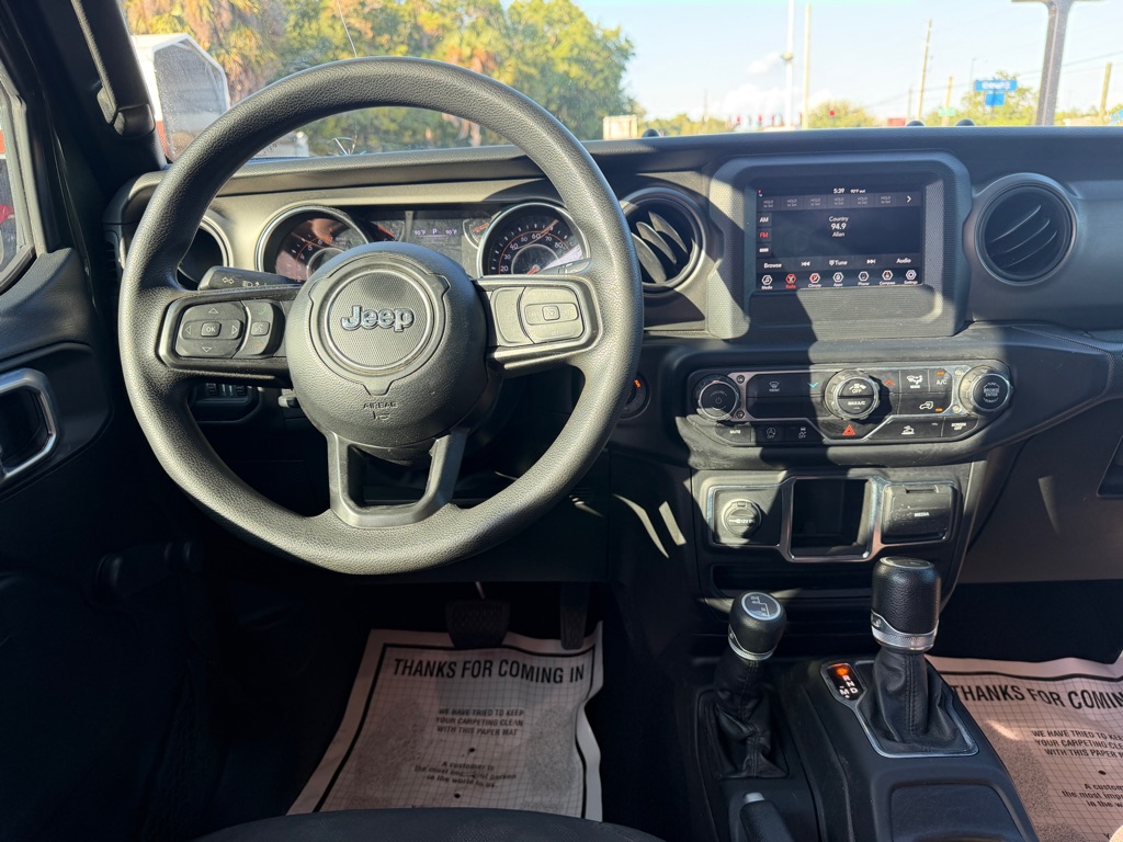 Photo 13 of this JEEP GLADIATOR