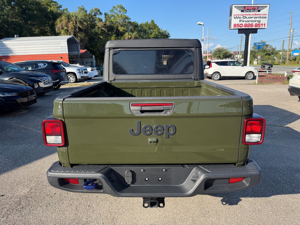 Photo 6 of this JEEP GLADIATOR