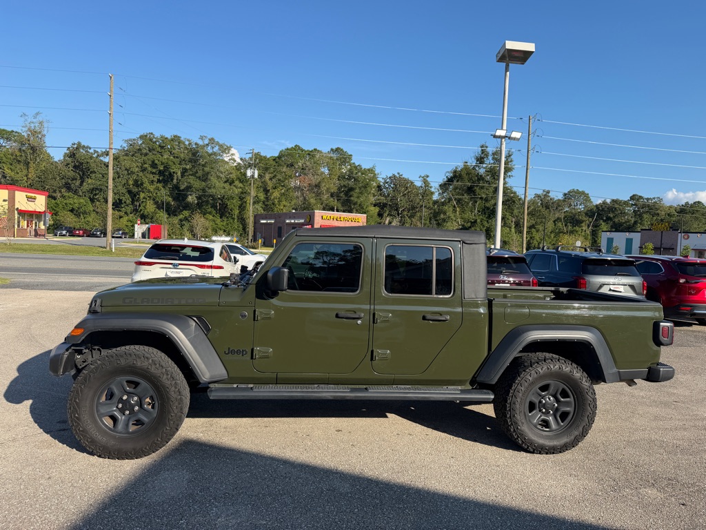 Photo 8 of this JEEP GLADIATOR
