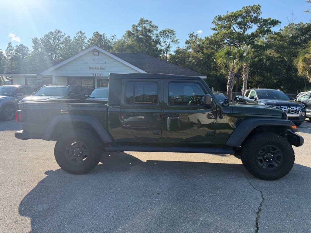 Photo 4 of this JEEP GLADIATOR