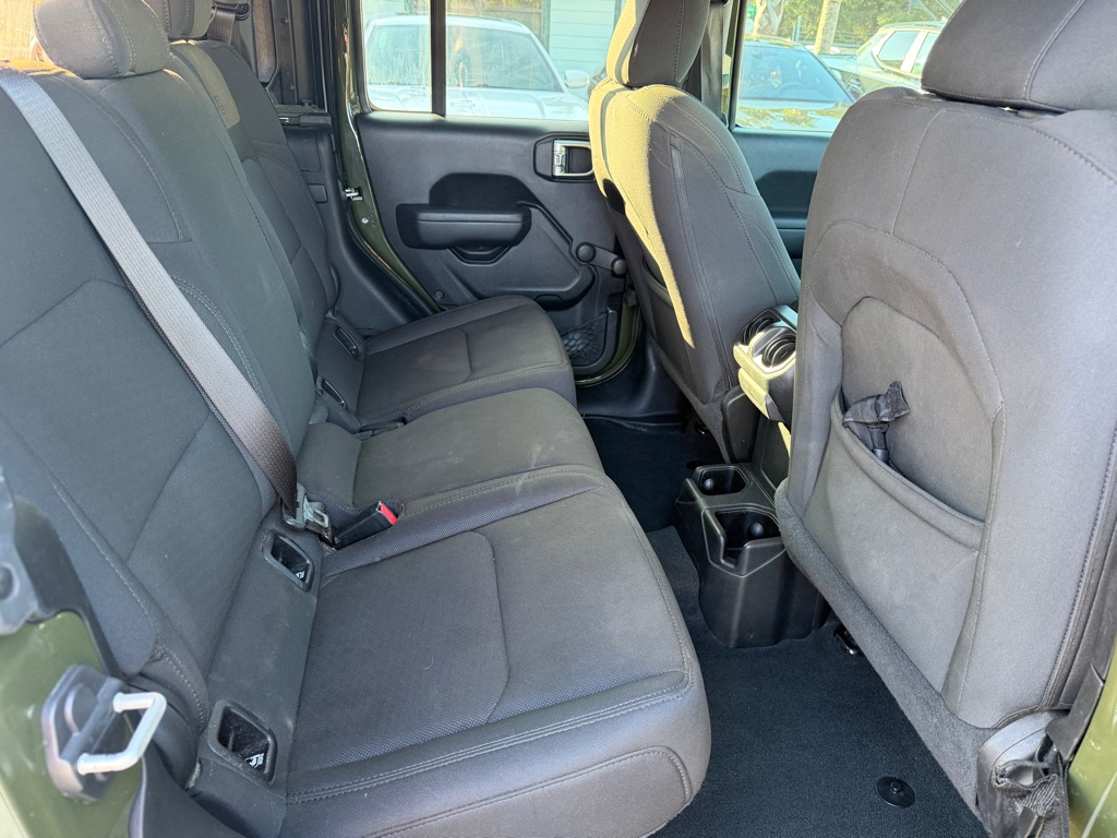 Photo 11 of this JEEP GLADIATOR