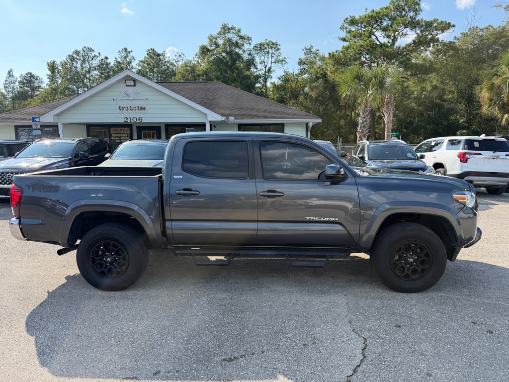Photo 4 of this TOYOTA TACOMA