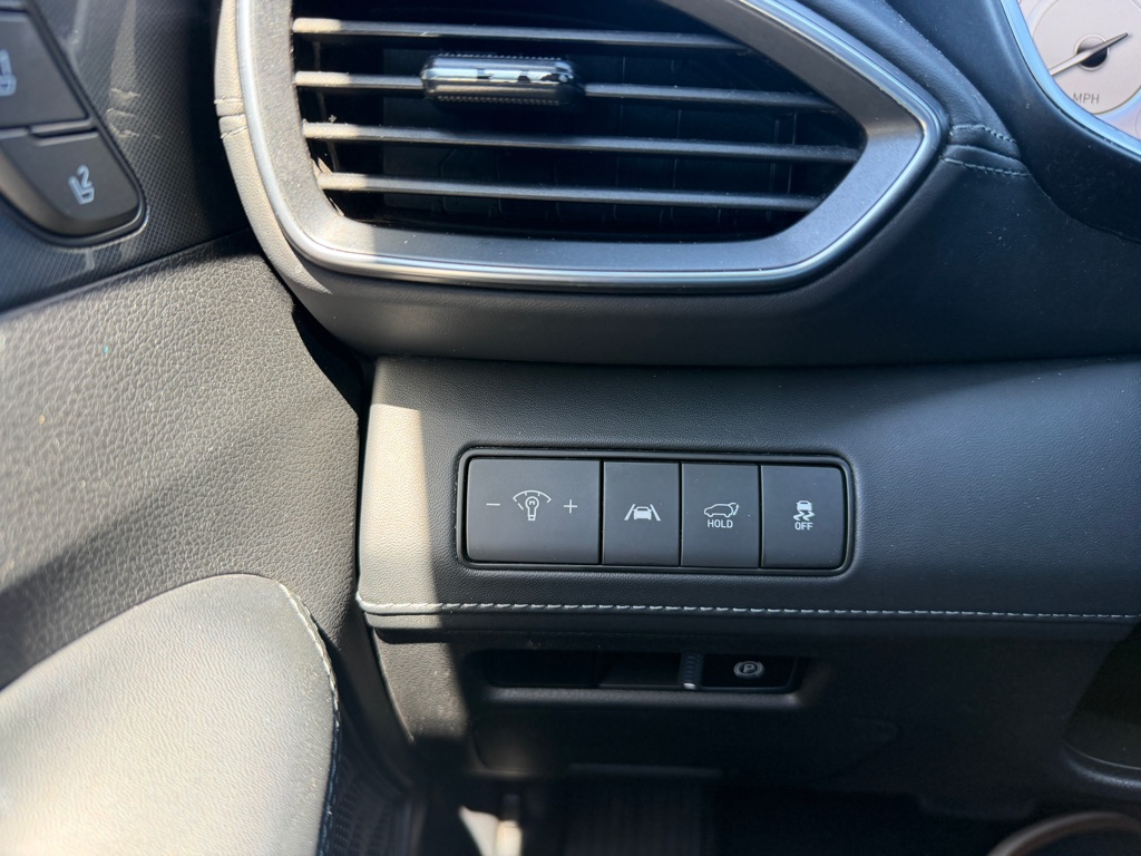 Photo 18 of this HYUNDAI SANTA FE