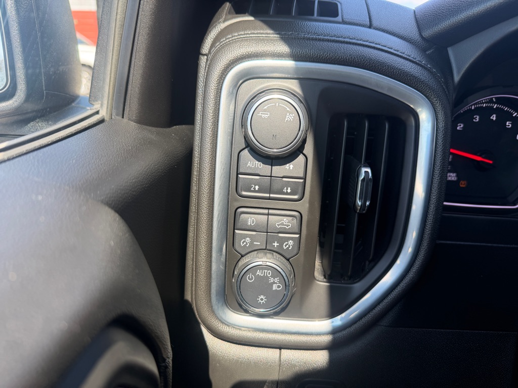 Photo 17 of this CHEVROLET SILVERADO 1500