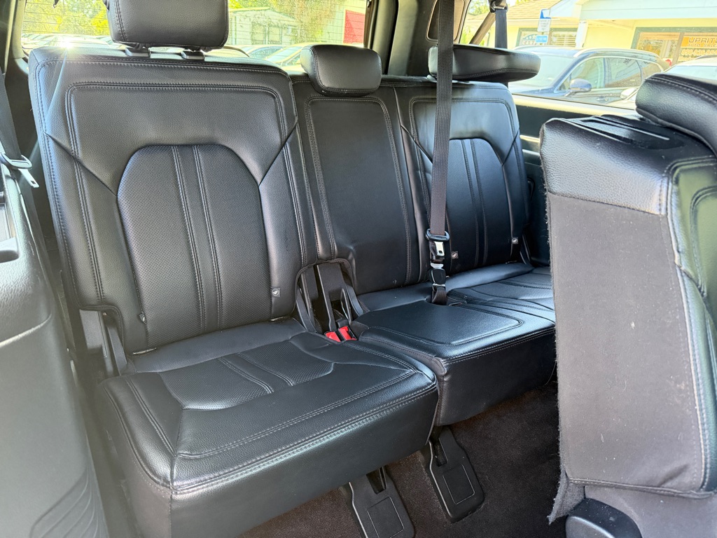Photo 12 of this FORD EXPEDITION