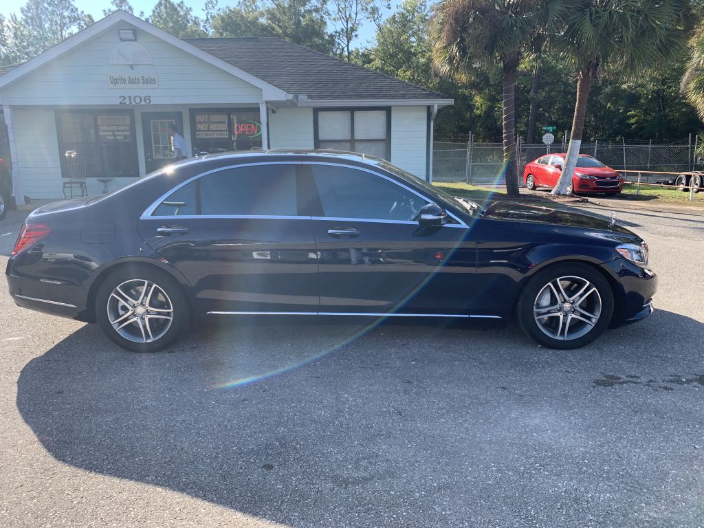 Photo 4 of this MERCEDES-BENZ S-CLASS