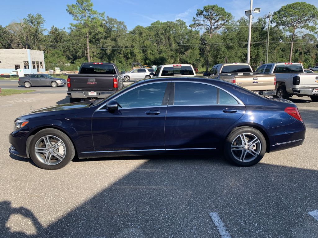 Photo 8 of this MERCEDES-BENZ S-CLASS