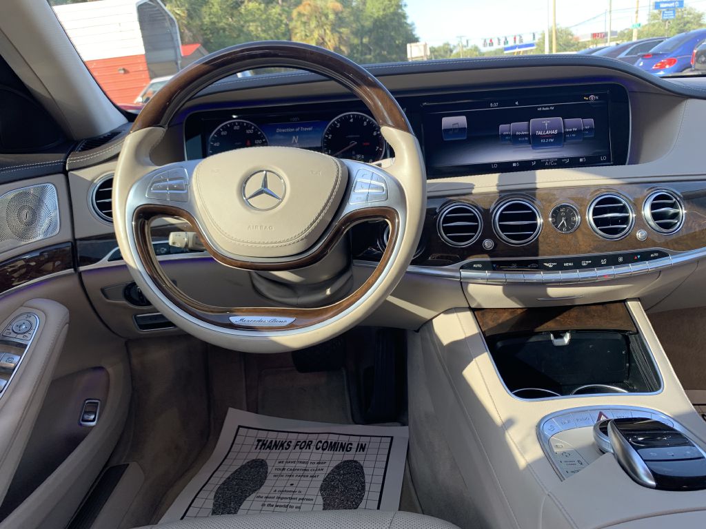 Photo 13 of this MERCEDES-BENZ S-CLASS