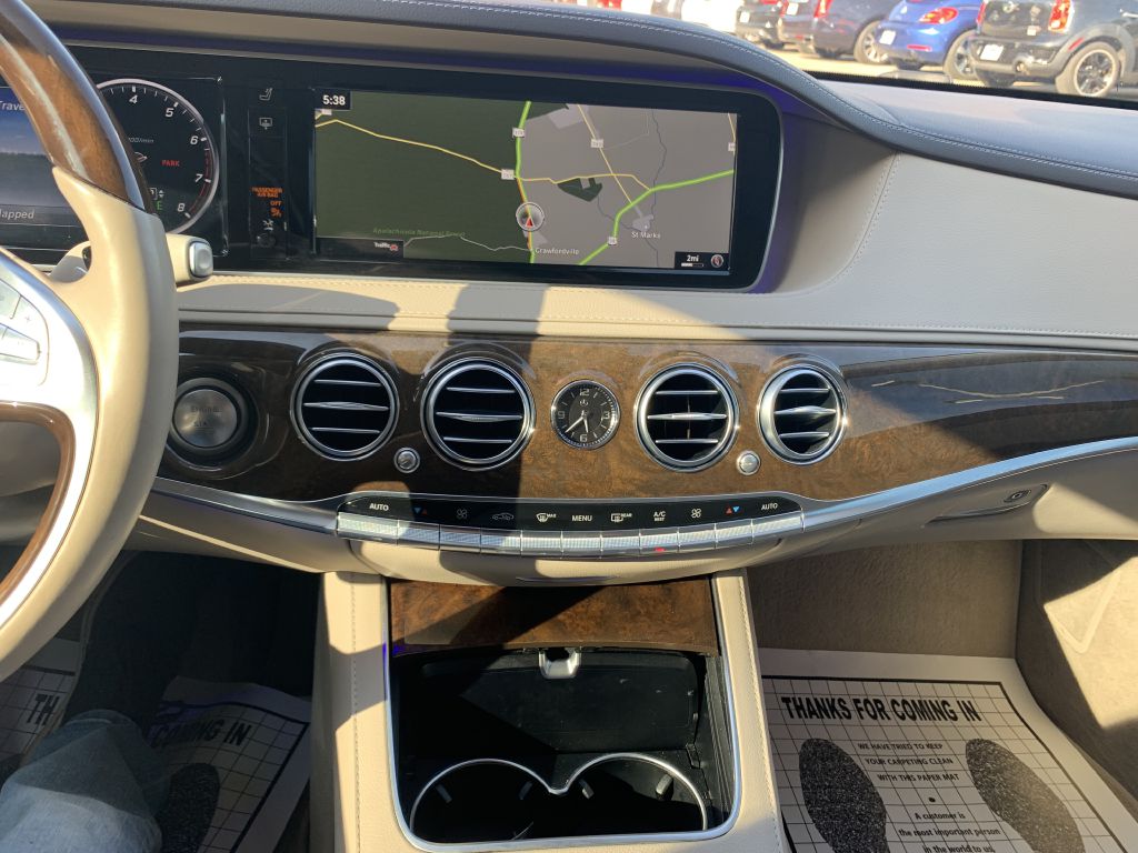 Photo 15 of this MERCEDES-BENZ S-CLASS