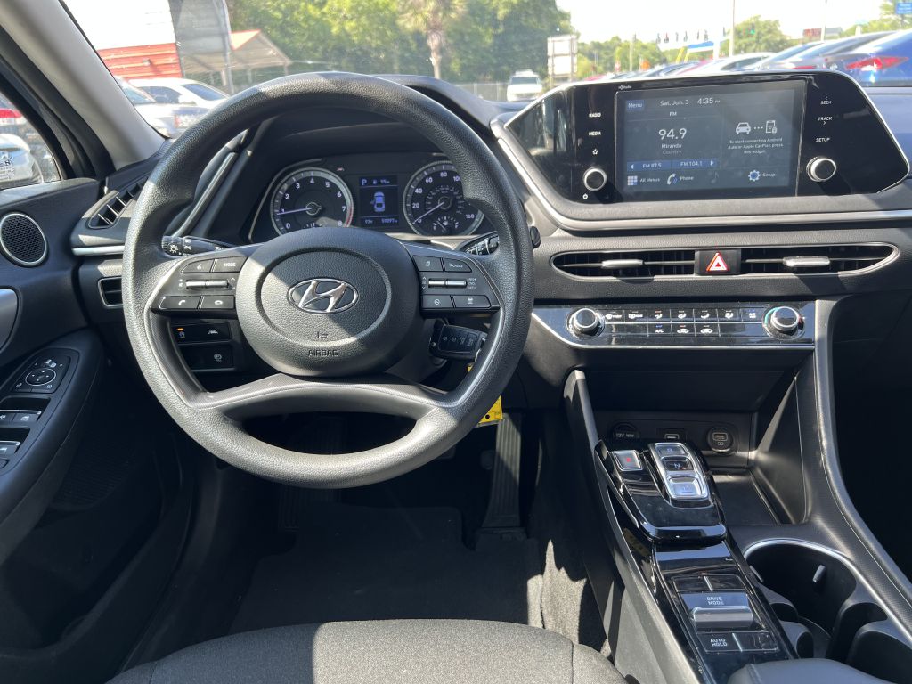 Photo 13 of this HYUNDAI SONATA