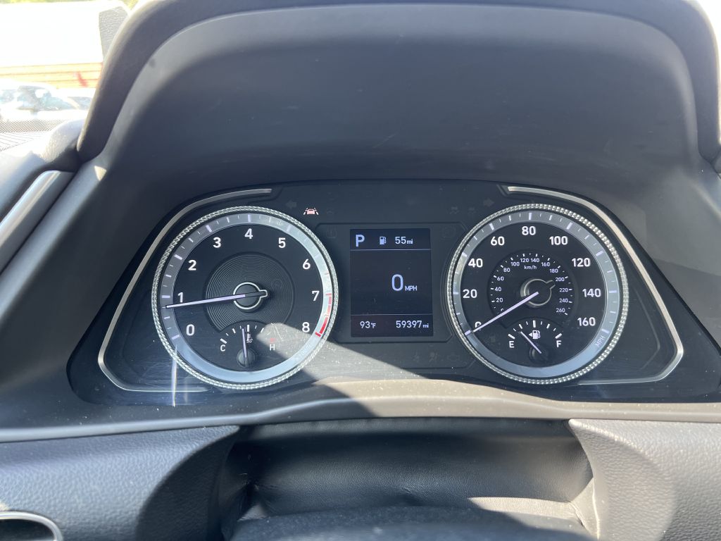 Photo 14 of this HYUNDAI SONATA