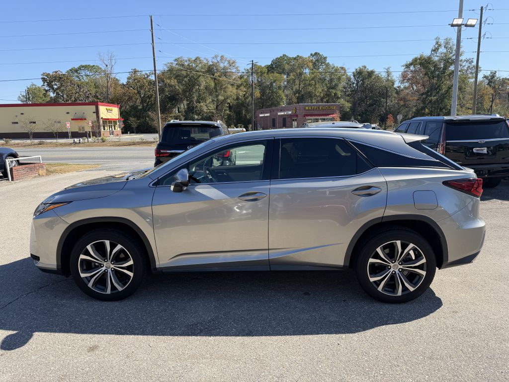 Photo 7 of this LEXUS RX
