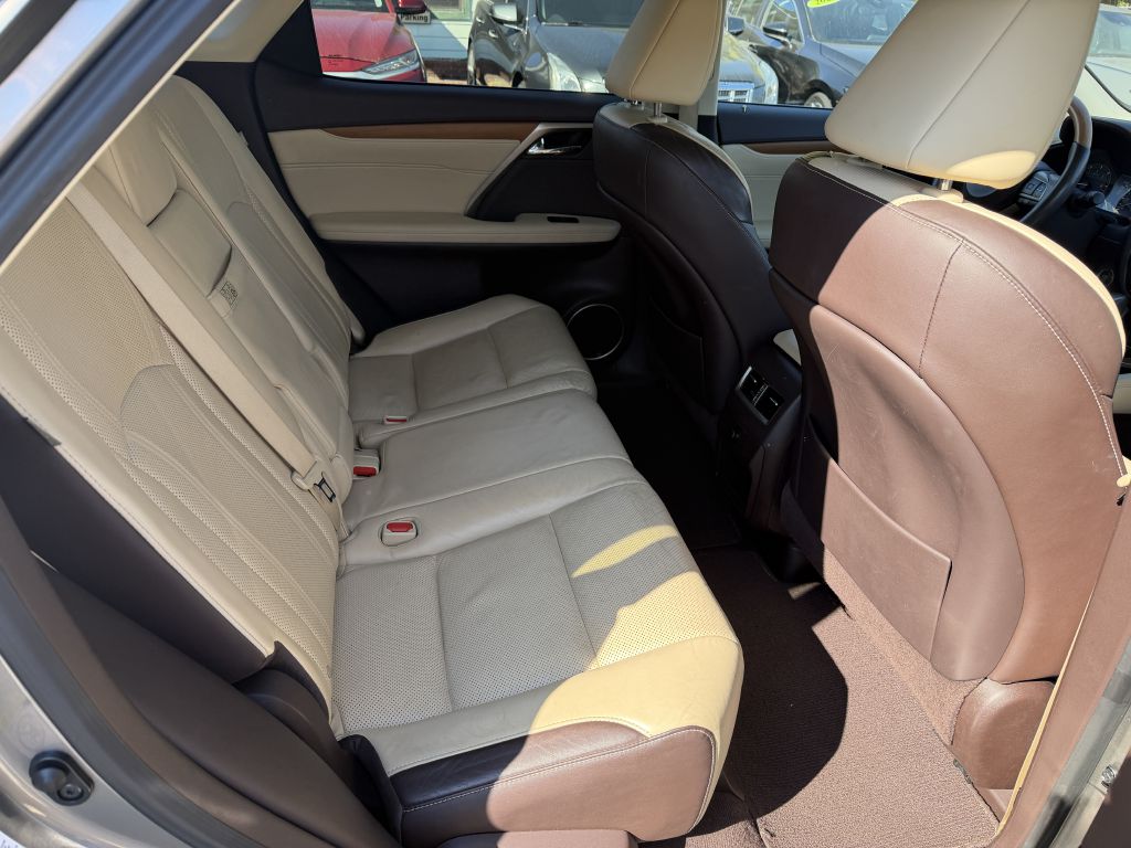 Photo 10 of this LEXUS RX