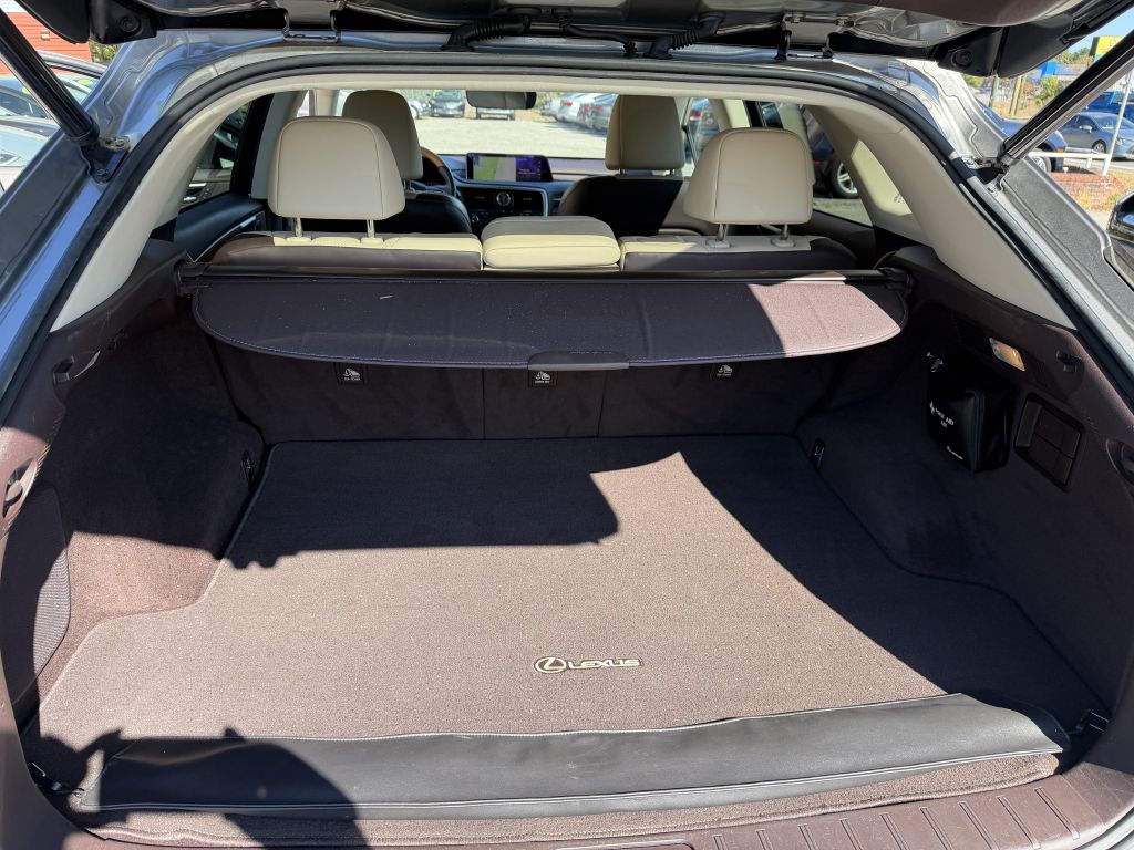 Photo 20 of this LEXUS RX
