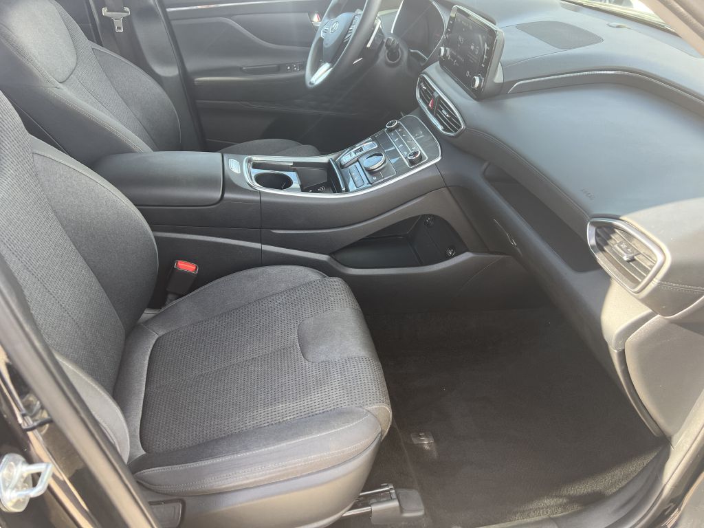Photo 10 of this HYUNDAI SANTA FE