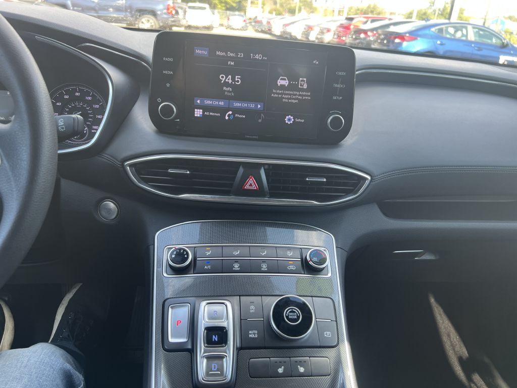 Photo 15 of this HYUNDAI SANTA FE