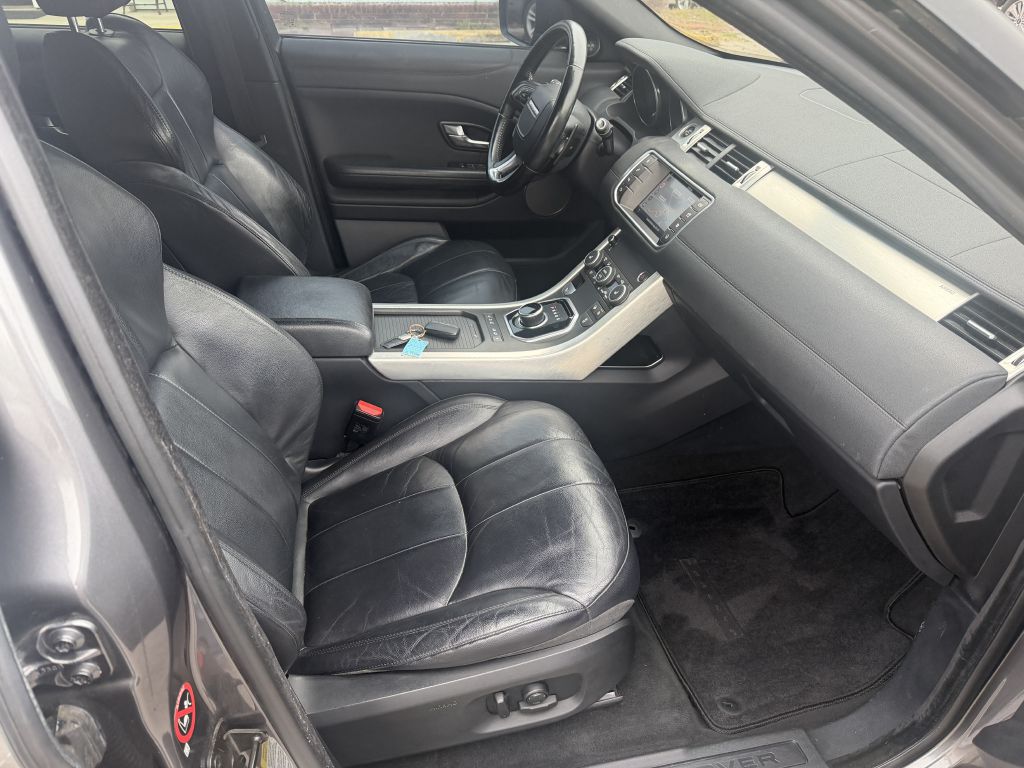 Photo 10 of this LAND ROVER RANGE ROVER EVO