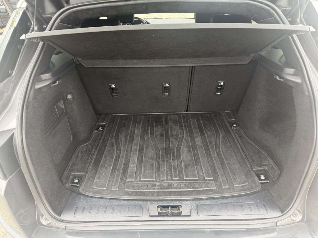 Photo 17 of this LAND ROVER RANGE ROVER EVO
