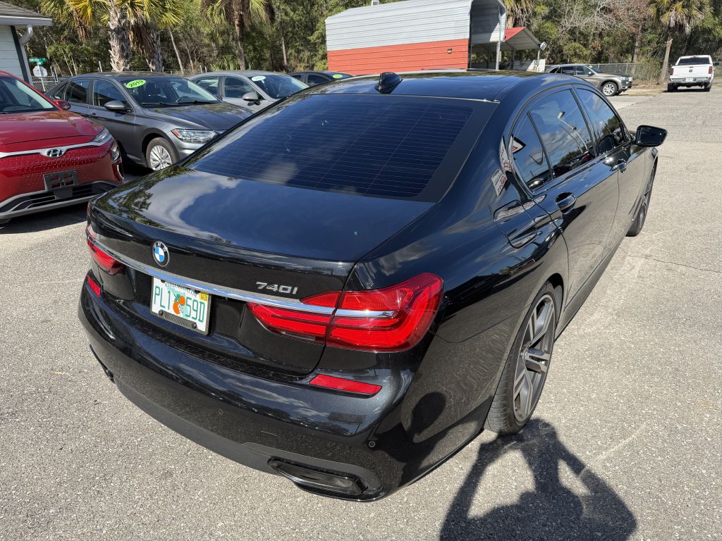 Photo 5 of this BMW 740