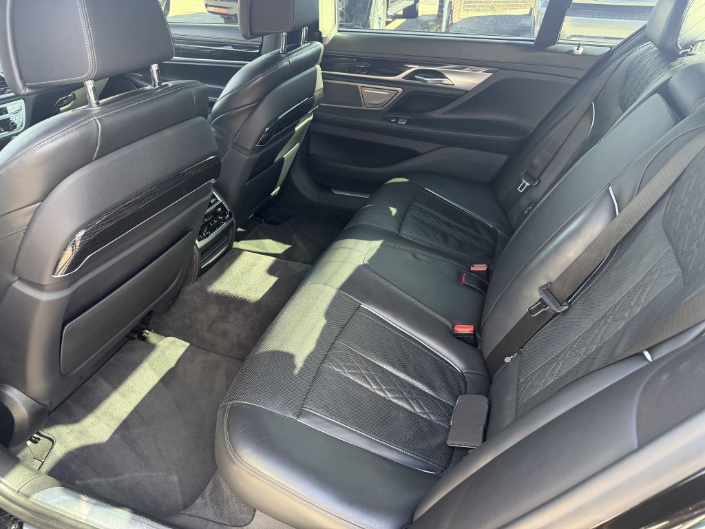 Photo 12 of this BMW 740