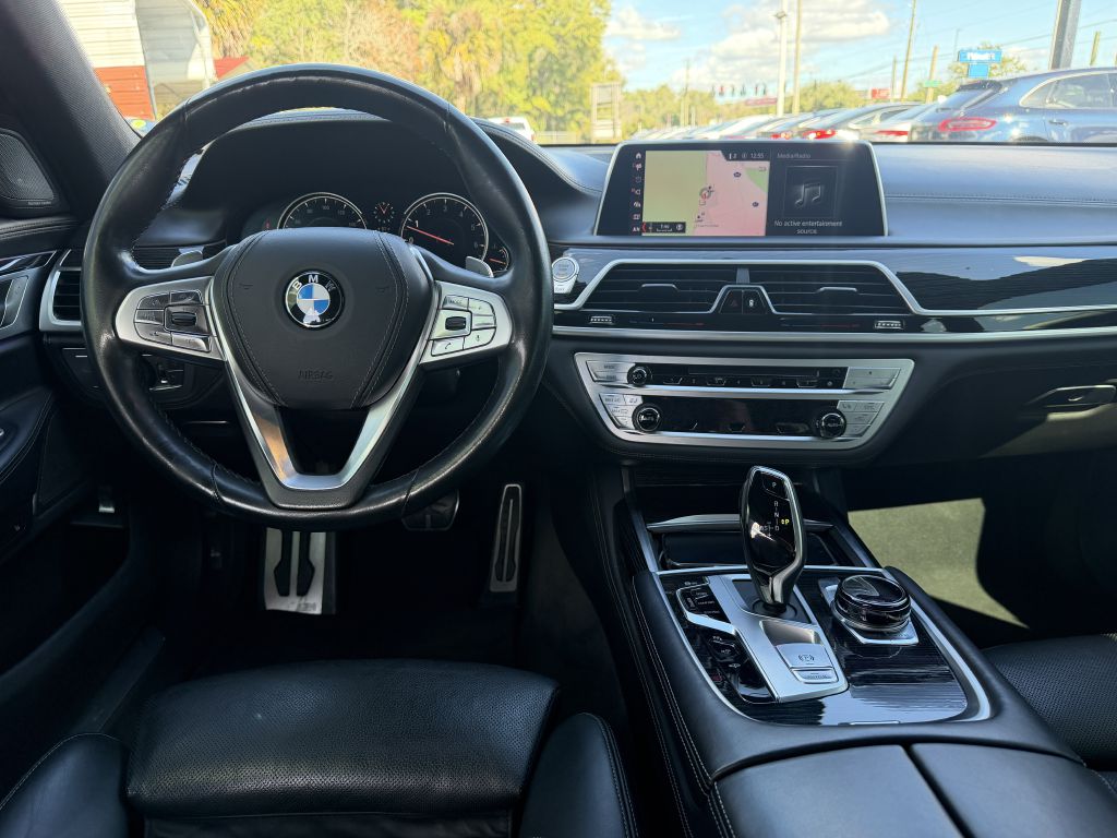 Photo 13 of this BMW 740