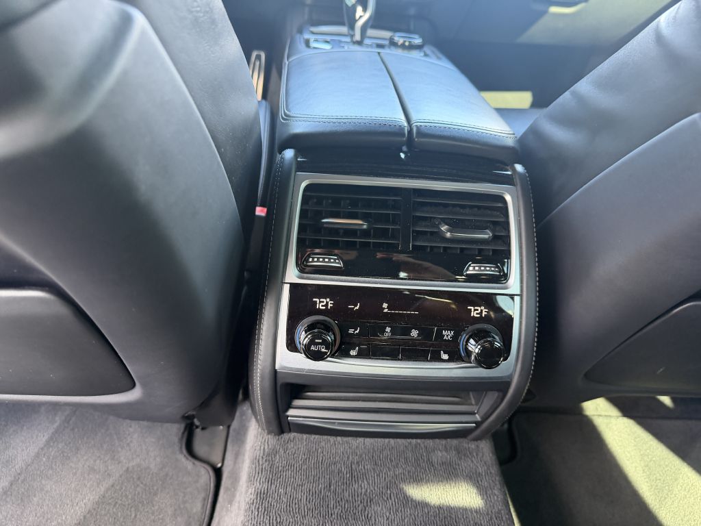 Photo 14 of this BMW 740