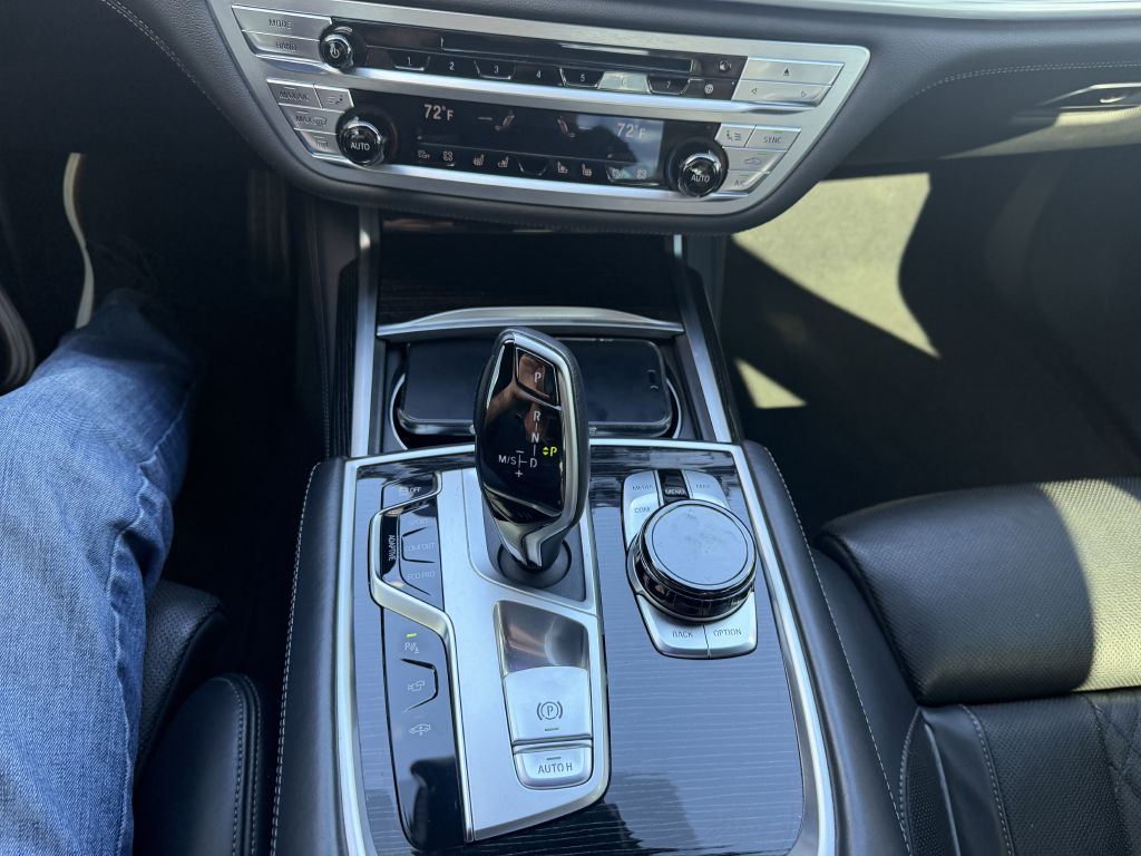 Photo 18 of this BMW 740