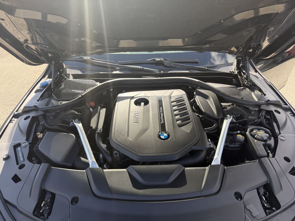 Photo 21 of this BMW 740