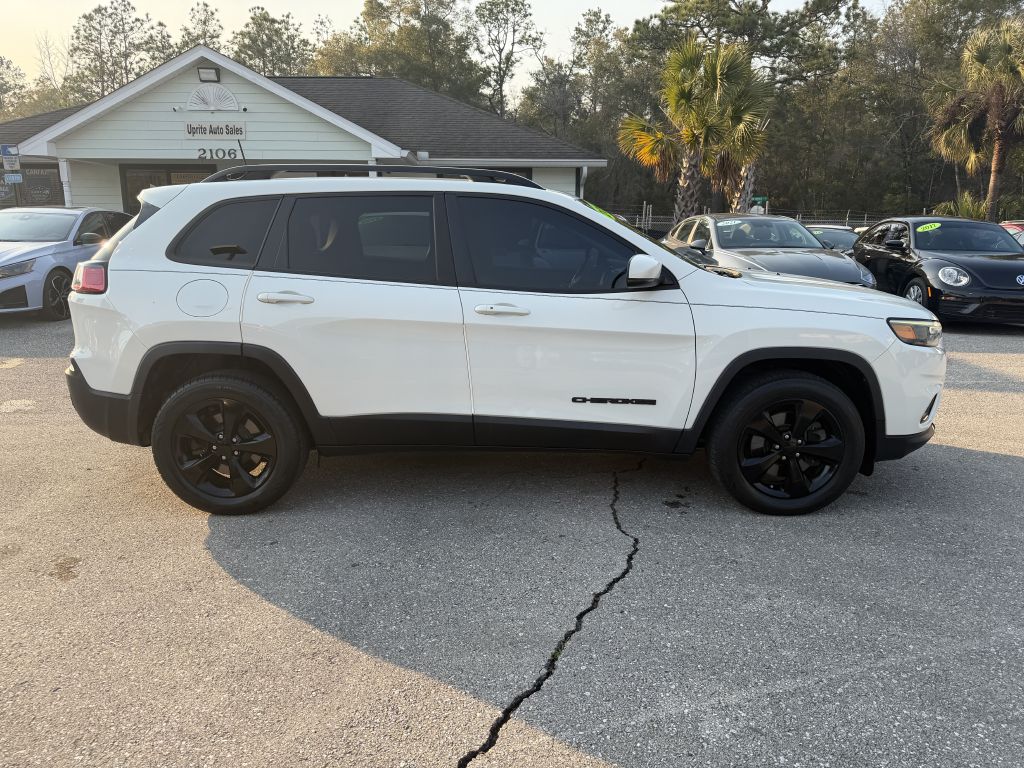 Photo 4 of this JEEP CHEROKEE