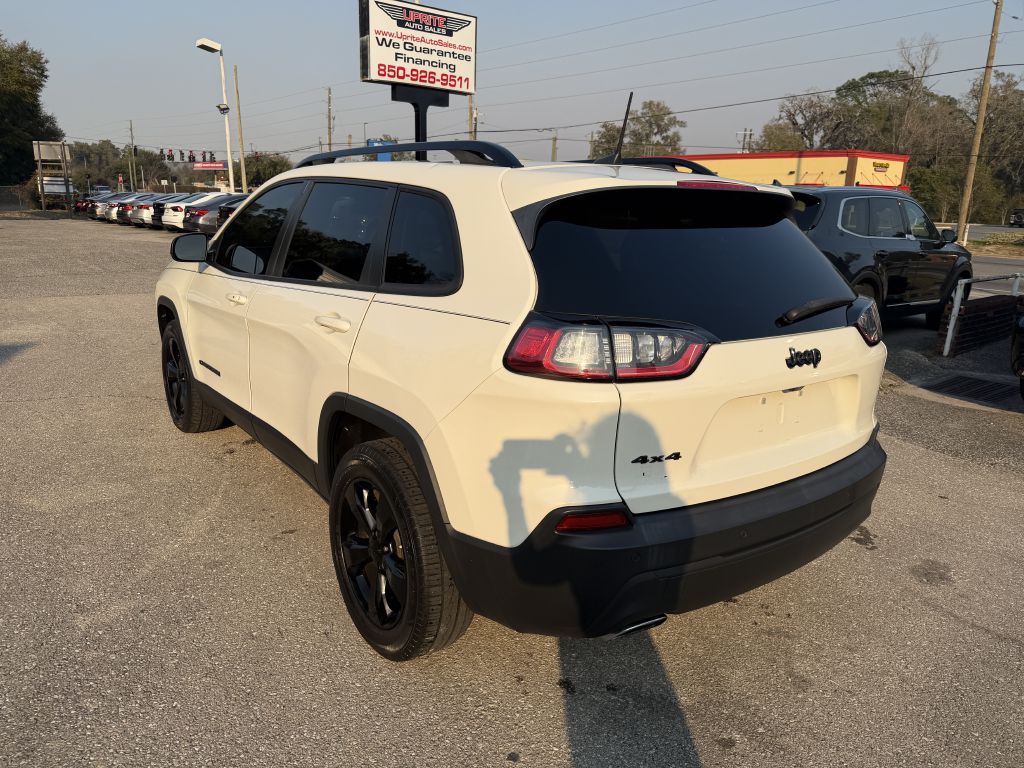 Photo 7 of this JEEP CHEROKEE