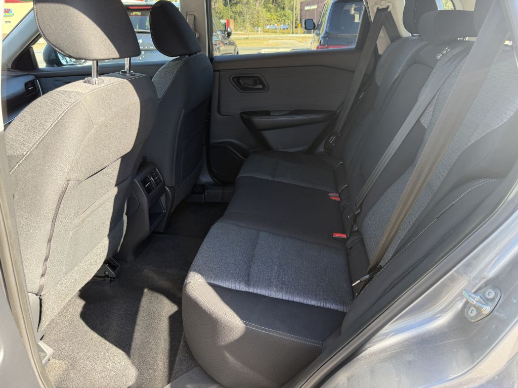 Photo 12 of this NISSAN ROGUE