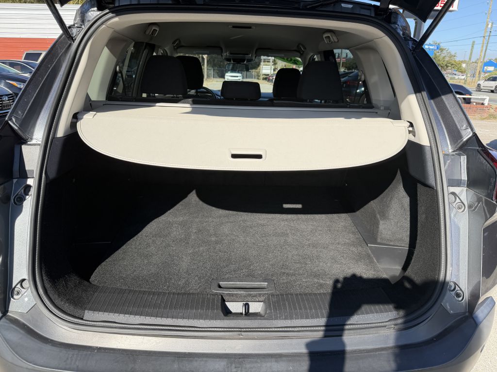 Photo 18 of this NISSAN ROGUE